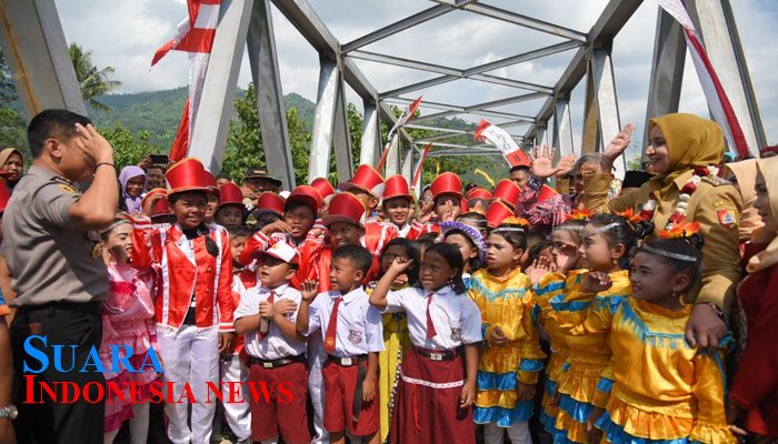 Jembatan Kayangan Semangat Baru Para Pelajar