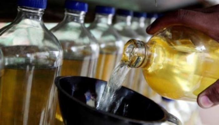 Harga BBM di Pulau Tello Naik, Camat Pulau Pulau Batu Lakukan Operasi Pasar