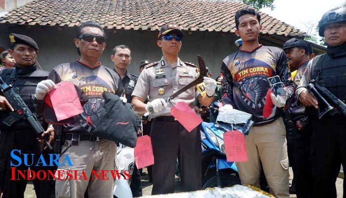 Kapolres Lumajang Tumpas Tindak Kriminalitas Dalam Kurun Waktu 2,5 Bulan 12 Kapolres Lumajang Tumpas Tindak Kriminalitas Dalam Kurun Waktu 2,5 Bulan