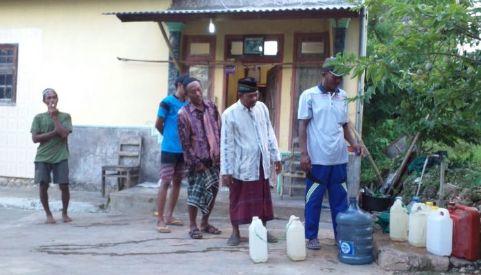 Berkat Bantuan Tandon Air Bersih dari KKKS EML, Warga Pagarbatu Saronggi Nikmati Air Bersih Sehari Penuh