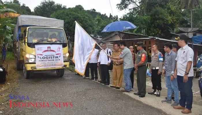 Bupati Nias Saksikan Pelepasan Pendistribusian Logistik Surat Suara