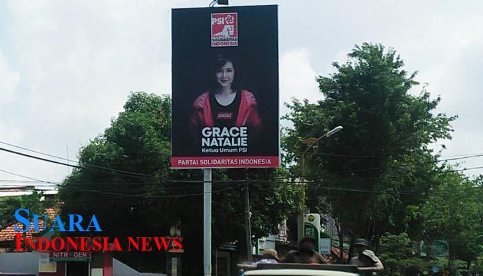 Keterbatasan Alat, Bawaslu Kewalahan Turunkan APK Pemilu 2019