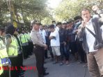 Kecewa Tuntutannya Tak Digubris, Massa Caleg PPP Kembali Geruduk Bawaslu Pamekasan 11 Kecewa Tuntutannya Tak Digubris, Massa Caleg PPP Kembali Geruduk Bawaslu Pamekasan
