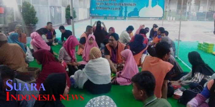 Napi Rutan Kelas II A Kota Pekalongan Buka Bersama Keluarga