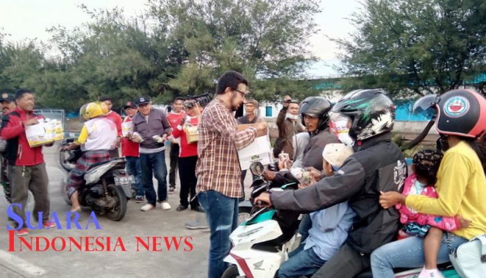 Berbagi Berkah, LIRA Kabupaten Probolinggo Berbagi Takjil di PP Mayangan 13 Berbagi Berkah, LIRA Kabupaten Probolinggo Berbagi Takjil di PP Mayangan