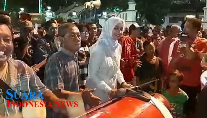 Bangunkan Warga Untuk Sahur, Bupati Jember Ikut Mainkan Musik Patrol