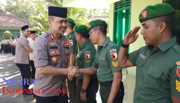 Wujudkan Sinergitas TNI-Polri, Kodim 0826/Pamekasan dan Polres Setempat Gelar Halal Bihalal 10 Wujudkan Sinergitas TNI-Polri, Kodim 0826/Pamekasan dan Polres Setempat Gelar Halal Bihalal