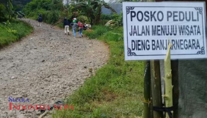 Jalan Desa Gumelem Pekalongan Rusak, Warga Mengeluh