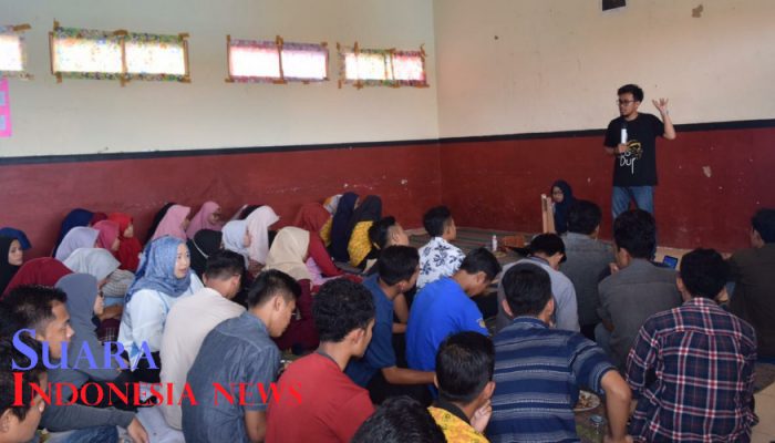 Peduli Dampak Perusakan Lingkungan, Pemuda Kangean Gelar Nobar dan Diskusi Bersama 10 Peduli Dampak Perusakan Lingkungan, Pemuda Kangean Gelar Nobar dan Diskusi Bersama