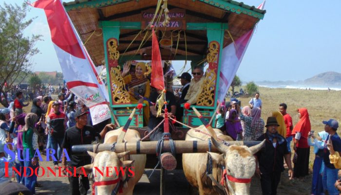 Meriahnya Festival Pegon “Waton Parade 2019” di Jember