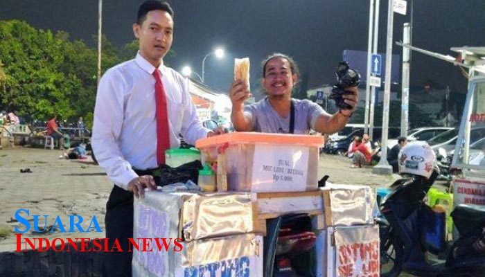 Viral, Penjual Mi Lidi di Alun alun Pekalongan Berpenampilan Necis