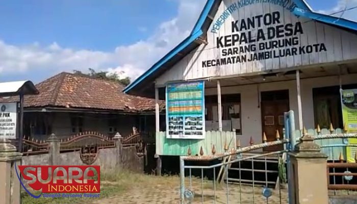 Tak Ada Sentuhan Pemerintah, Balai Desa Sarang Burung Memprihatinkan