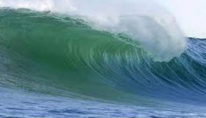 Peringatan BMKG: Beberapa Hari Kedepan, Gelombang Laut Diprediksi Naik 3 Meter