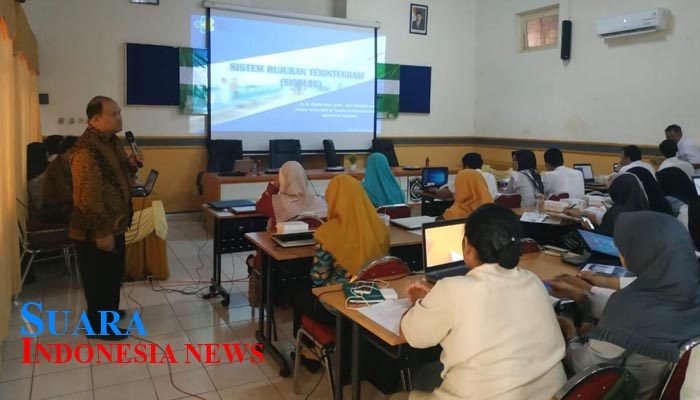 Kadinkes Lumajang: Tingkatkan Mutu Pelayanan Kesehatan, Penyelenggara Perlu Ditata 12 Kadinkes Lumajang: Tingkatkan Mutu Pelayanan Kesehatan, Penyelenggara Perlu Ditata