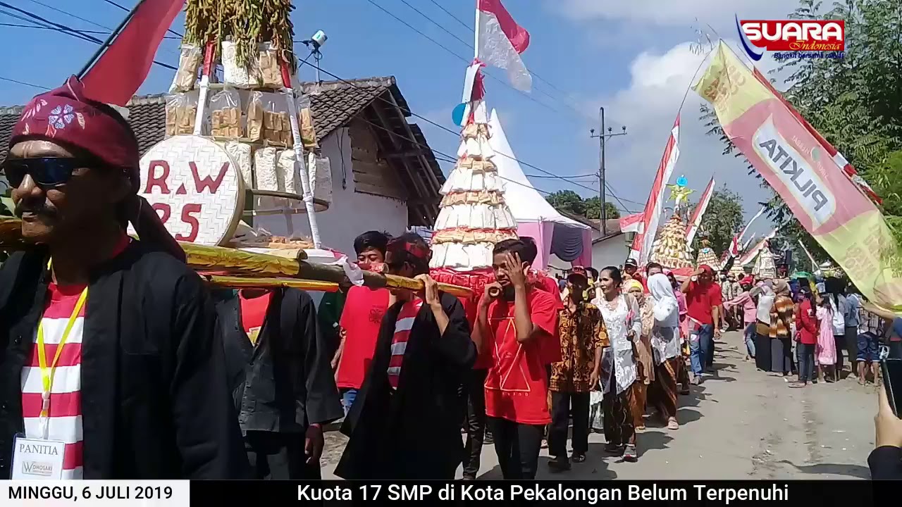 Ribuan Warga Ikut Meriahkan Festival Tahu Tempe Desa Wonosari Jember
