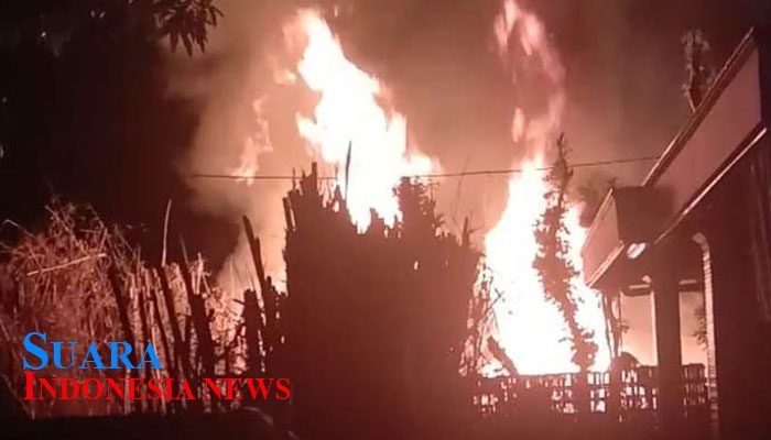 Dua Insiden Kebakaran Lahan Bambu Nyaris Lalap Pemukiman Warga di Pamekasan 10 Dua Insiden Kebakaran Lahan Bambu Nyaris Lalap Pemukiman Warga di Pamekasan