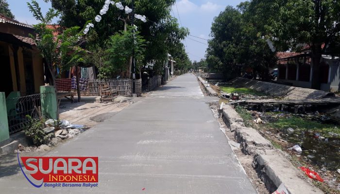 Warga Desa Rambatan Wetan Sambut Gembira Pembangunan Jalan Desa 10 Warga Desa Rambatan Wetan Sambut Gembira Pembangunan Jalan Desa