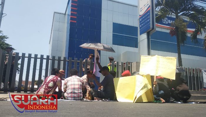 BRI Bangkalan Diduga Tak Tepati Janji, Warga Gili Anyar Kecewa Belum Dapat Kejelasan Bansos PKH 7 BRI Bangkalan Diduga Tak Tepati Janji, Warga Gili Anyar Kecewa Belum Dapat Kejelasan Bansos PKH