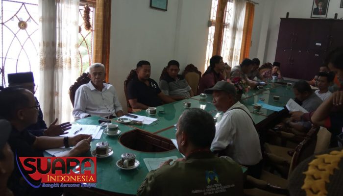 Salurkan Aspirasinya, Sopir Dump Truck Datangi DPRD Batang Hari