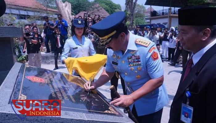 Di Surakarta, Panglima TNI Resmikan Monumen Pesawat AS-202 Bravo LM - 2017 8 Di Surakarta, Panglima TNI Resmikan Monumen Pesawat AS-202 Bravo LM – 2017
