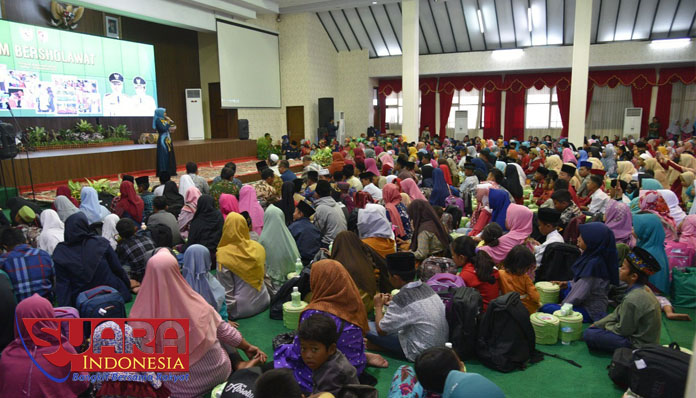 Seribu anak yatim bersholawat