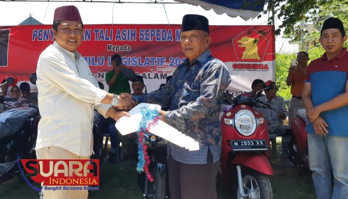 Politisi Partai Gerindra Nurus Salam Bagi-bagi Unit Motor