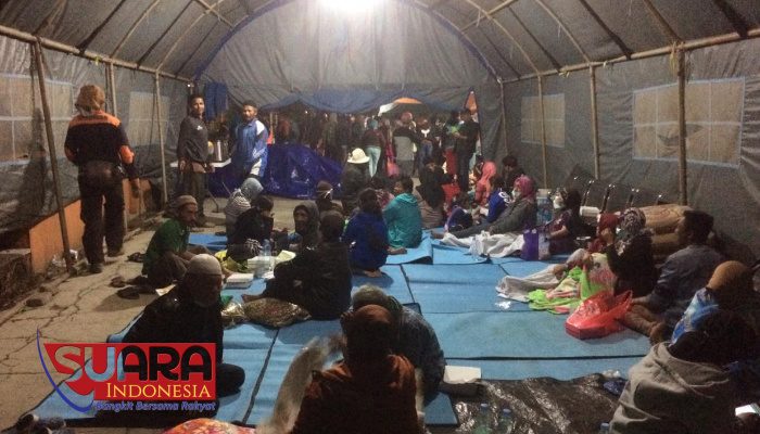 Diterjang Angin Kencang, 1000 Warga Desa Sumberbrantas Mengungsi