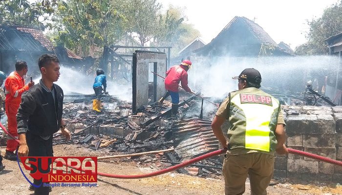 Di Cepu, Dua Rumah Bersamaan Ludes Dilalap Si Jago Merah