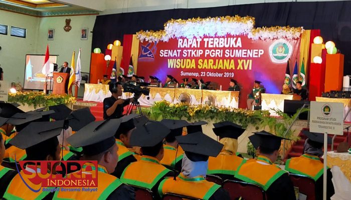 384 Mahasiswa STKIP PGRI Sumenep di Wisuda