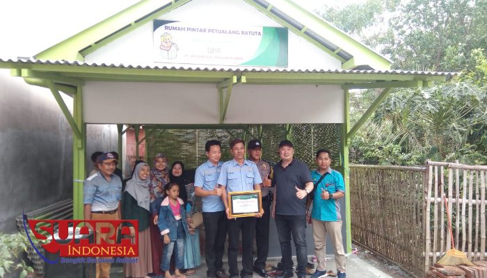 Dukung Program Pemerintah Cerdaskan Bangsa, PT BJB Probolinggo Dirikan Rumah Pintar