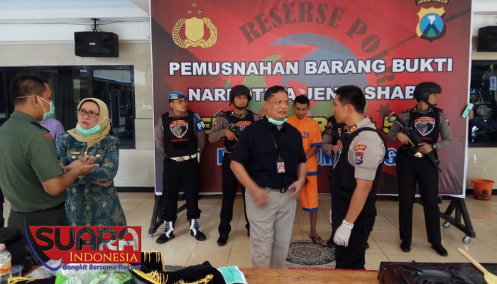 Polres Lumajang Tindak Tegas Pengedar Narkoba Jaringan Sukobana Sampang 10 Polres Lumajang Tindak Tegas Pengedar Narkoba Jaringan Sukobana Sampang