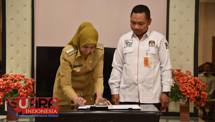 Penandatangan naskah untuk KPU Jember