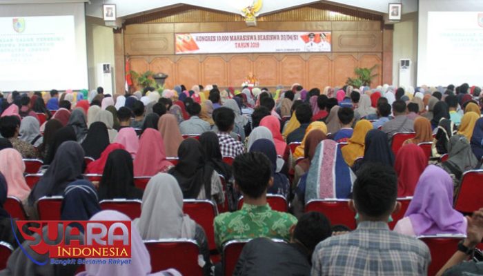 Kongres 10 Ribu Mahasiswa Penerima Beasiswa Pemkab Jember