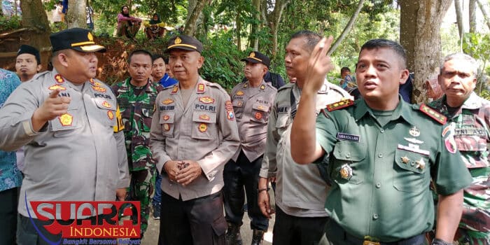 Kapolres Pamekasan Bersama Dandim 0826 Cek Galian Sumur Bor yang Keluar Api Setinggi 6 Meter
