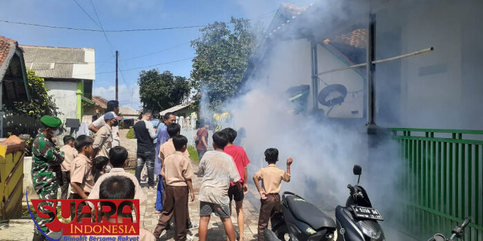 Gabungan Wartawan, AFMP, Muspika dan PLTU Banten 2 Labuan Lakukan Fogging