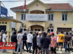 Aliansi Forum Masyarakat Pandeglang Geruduk Bank BPR Lambang Ganda Labuan