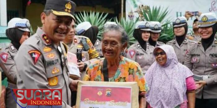 Kapolda Jateng dan Pangdam IV/Diponegoro Sambangi Korban Banjir di Desa Doropayung