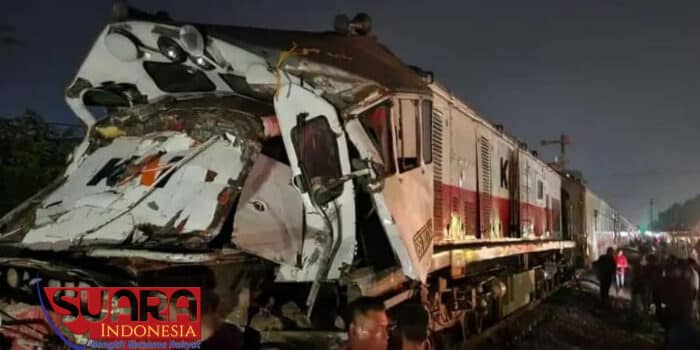 Kereta Api Tabrak Truk Bermuatan Pupuk di Serdang Bedagai