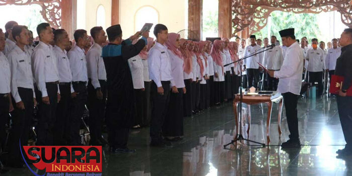 PJ Bupati Pamekasan Lantik 445 Orang PPPK Nakes, Ini Harapannya