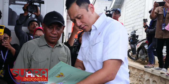 Serahkan Sertifikat Konsolidasi Tanah, Menteri AHY: Pemerintah Hadir bagi Warga Terdampak Bencana Likuefaksi Palu