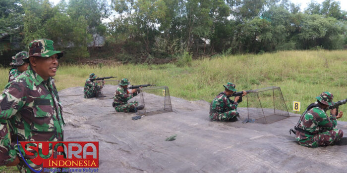 Prajurit Kodim 0826/Pamekasan Gelar Latihan Menembak Senjata Ringan