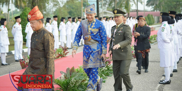 Dampingi Presiden Jokowi Hadiri Upacara Hari Lahir Pancasila, Menteri AHY Kenakan Pakaian Adat Melayu Riau