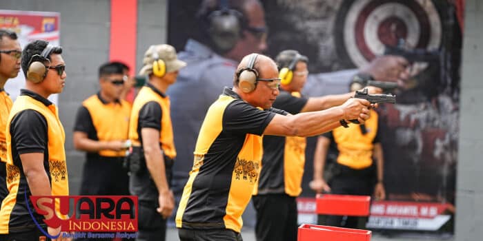 Kapolda Kaltim Irjen Pol Nanang Avianto Tampil Juara I Lomba Menembak HUT Bhayangkara Ke-78