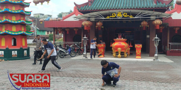 Polresta Deli Serdang Lakukan Giat Baksos Religi Bersih-bersih Rumah Ibadah