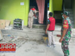 Cegah Penyakit DBD, Babinsa Koramil 0826-10 Waru Bersama Petugas Puskesmas Lakukan Fogging