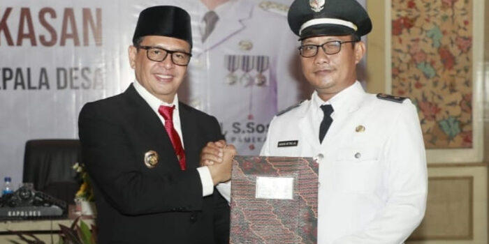 Pemdes Branta Pesisir Ucapkan Selamat Atas Pengukuhan SK Perpanjangan Masa Jabatan Kades Agus Istiklal