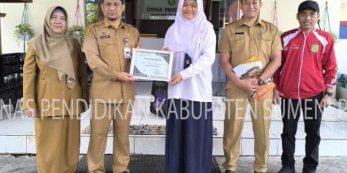 Kadisdik Sumenep Apresiasi Siswi SMP Binar Junior High School yang Berprestasi Nasional