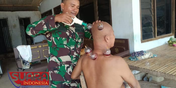 Babinsa Desa Lebbek Berikan Pengobatan Alternatif pada Warga Binaan