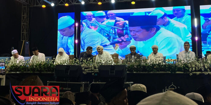 Gebyar Muharrom 1446 H, Antusiasme Masyarakat Padati Sumenep Bersholawat Bersama Gus Khoiron Zaini