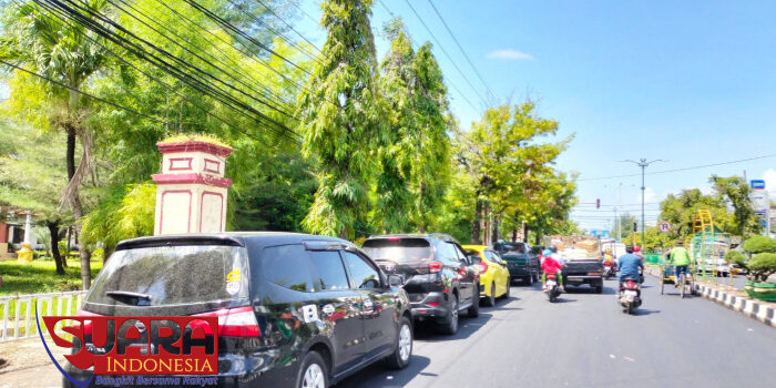 Parkir Liar di Depan Kantor Bank Jatim Sumenep Jadi Sorotan Publik
